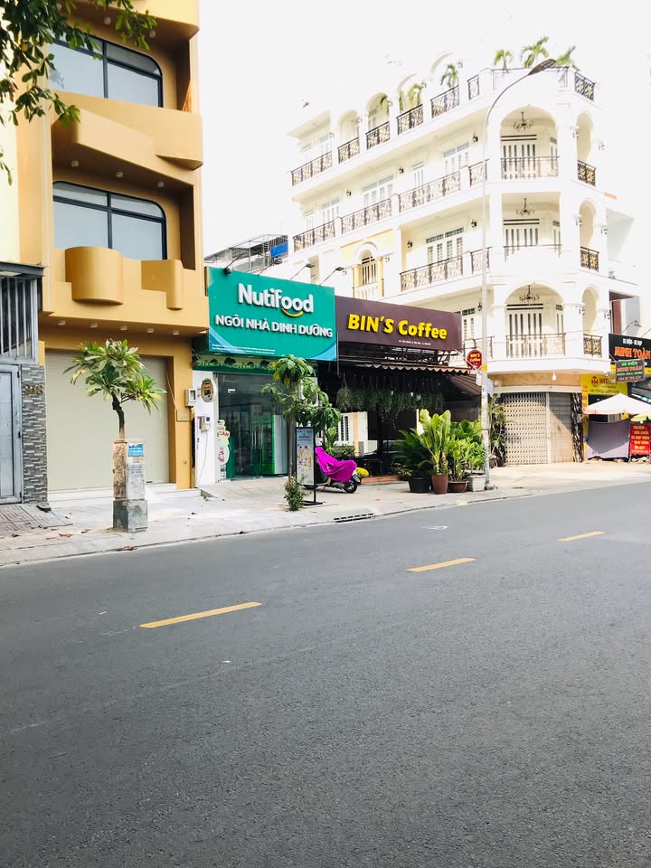 Nhà mặt tiền đường Tân Hương, Quận Tân Phú, 64m² giá 12.8 tỷ - Đầu tư sinh lời ngay!