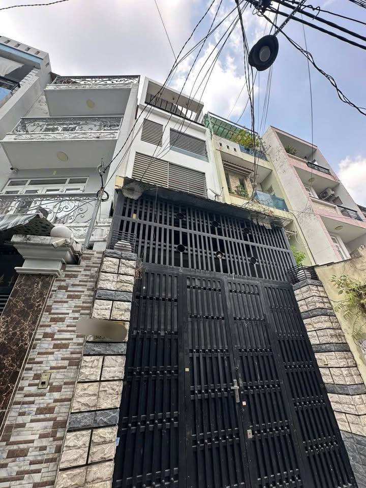 Nhà phố Bàu Cát, Tân Bình 110m² giá 13.3 tỷ - Hẻm xe tải vào tận nhà!