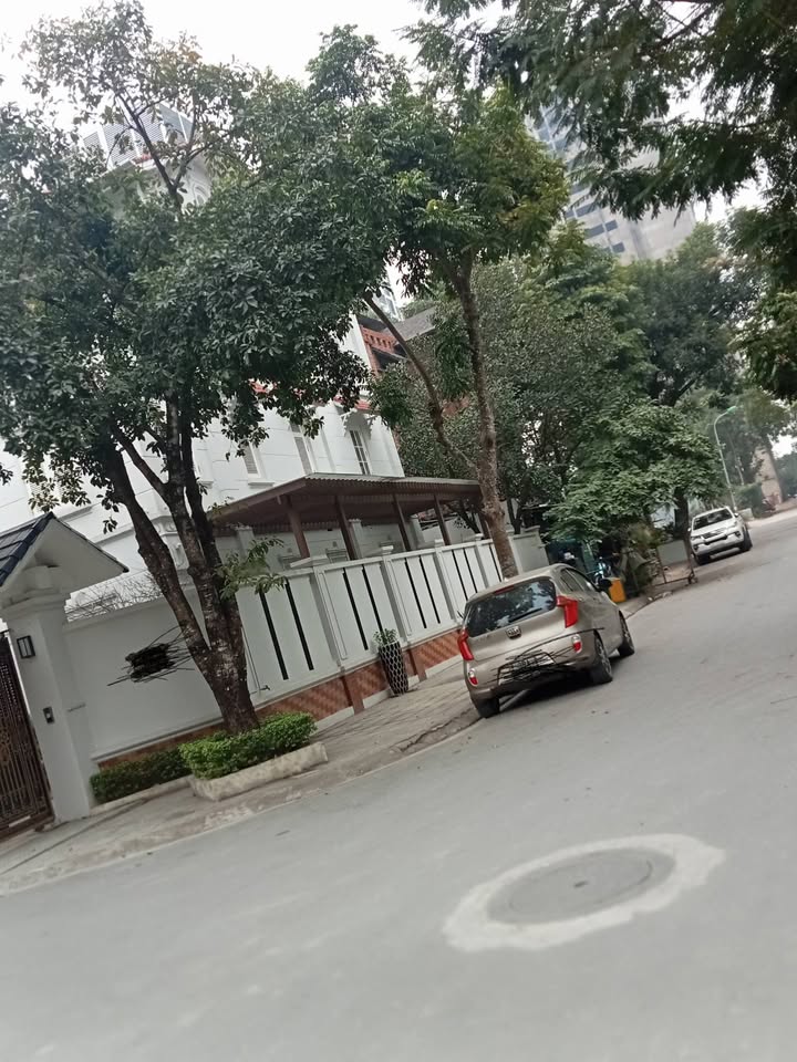 Biệt thự Linh Đàm 206m² giá thỏa thuận - Sổ đỏ chính chủ, cần bán gấp!