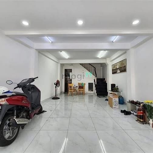 Nhà mặt tiền đường Lê Văn Sỹ, Quận Phú Nhuận, 48m² giá 16.5 tỷ - Kinh doanh sầm uất!