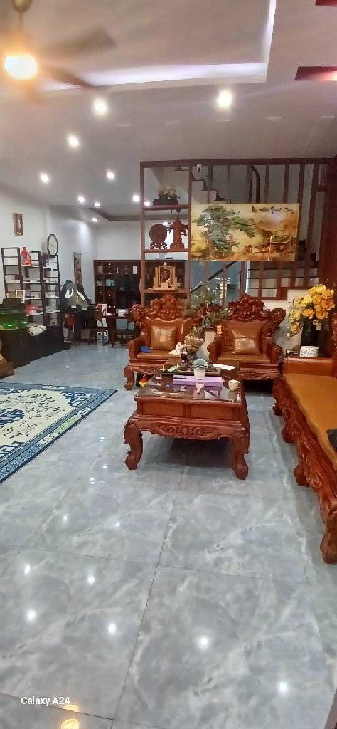 Nhà phố Đông Ngạc Bắc Từ Liêm 108m² giá 13.65 tỷ - Nội thất đẹp, view sông Hồng tuyệt đẹp!