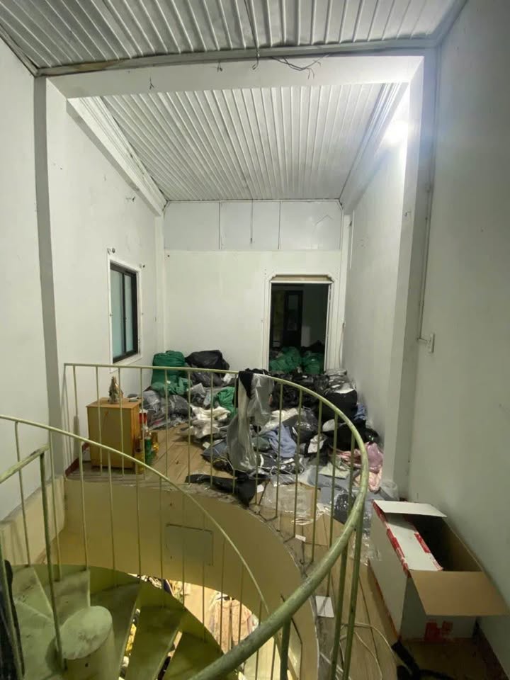 Nhà 2 Tầng Mặt Tiền Đường Bà Triệu, Huế 36m² giá 8 tỷ - Đầu tư sinh lời hấp dẫn!