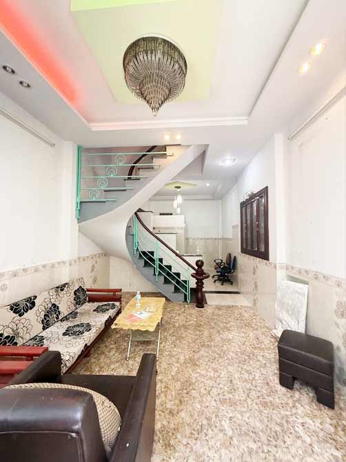 Nhà 4 tầng Gò Vấp 40m² giá 4 tỷ - Nội thất đầy đủ, hẻm xe hơi