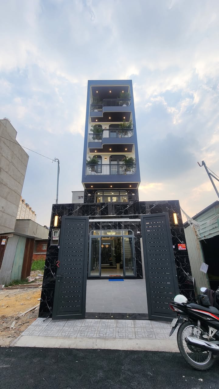 Nhà phố cao cấp KDC TL27, Quận 12, 80m², giá 7.5 tỷ - Gara ô tô trong nhà