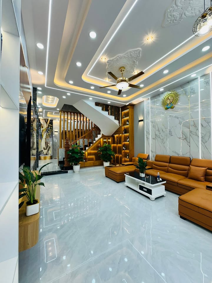 Nhà đẹp 3 tầng Nguyễn Ảnh Thủ, Quận 12, 80m² giá 7.9 tỷ - Full nội thất tặng ngay!