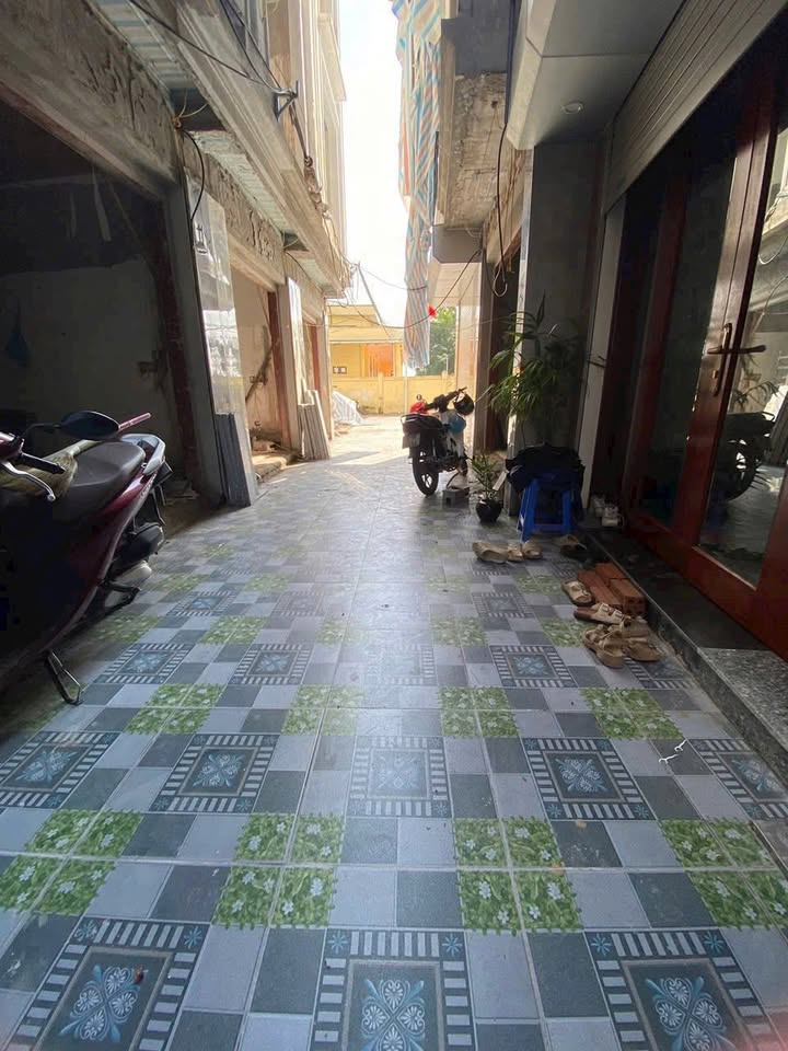 Nhà 4 tầng mới xây tổ 16 Yên Nghĩa 31m² giá 4.15 tỷ - Ô tô đỗ cửa, tiện ích đầy đủ!