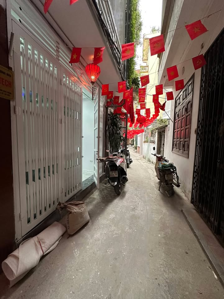 Nhà phố Hoàng Hoa Thám, Ba Đình, 34m², giá 9.87 tỷ - Sẵn sàng đón Tết!