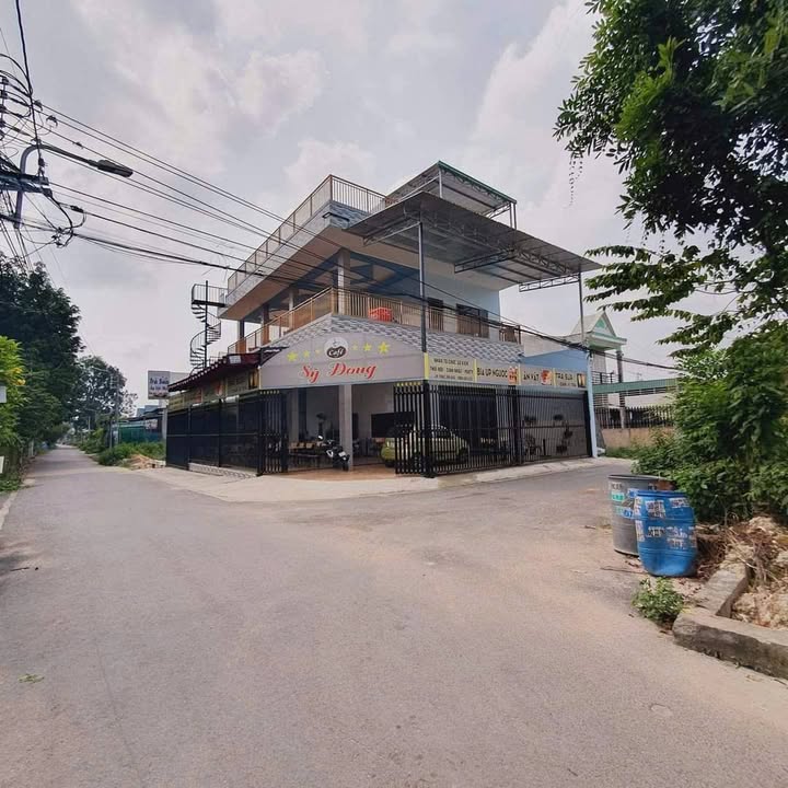 Nhà FrontHouse Tân Định, Bến Cát 265m² giá 5 tỷ - Kinh doanh ổn định ngay lô góc!