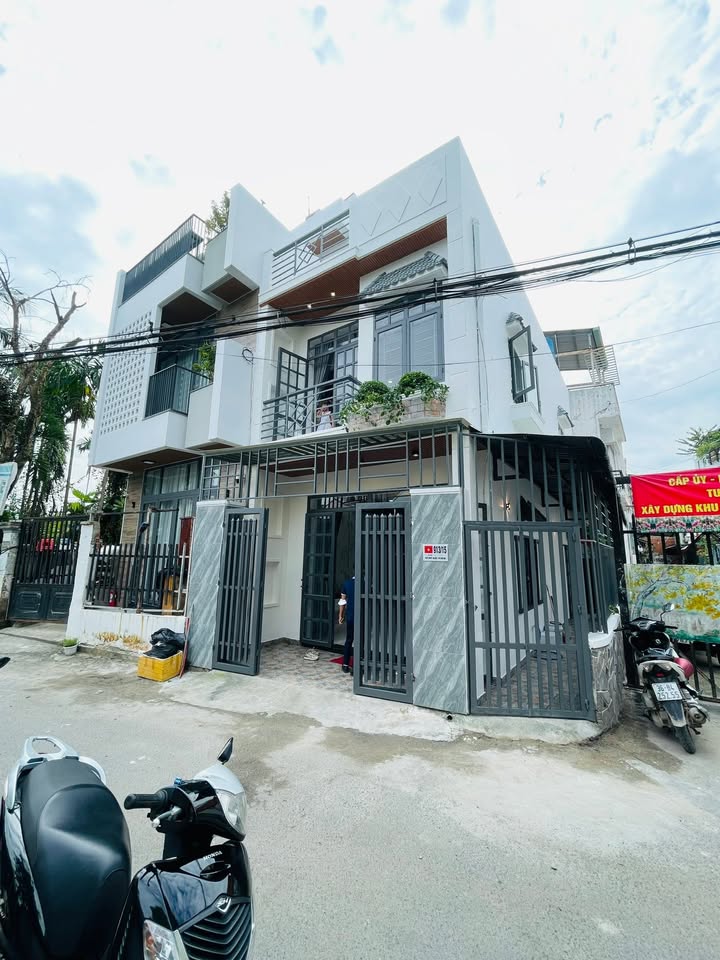 Nhà 1 lầu góc 2 mặt tiền tại Hà Huy Giáp 72m² - Đầy đủ nội thất, chỉ 4.63 tỷ!