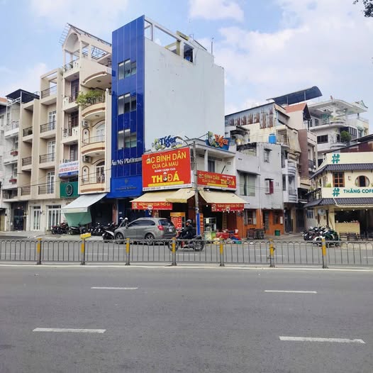 FrontHouse Đường 3/2, Huyện Phú Giáo 75m² giá 22 tỷ - Góc 2 mặt tiền kinh doanh