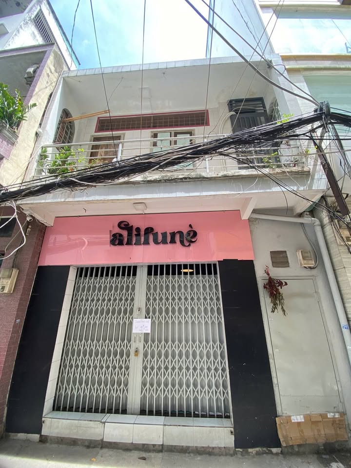 Nhà hẻm xe hơi Đường Cách Mạng Tháng Tám, Quận 10 - 31m² giá 9 tỷ - Đầu tư ngay!