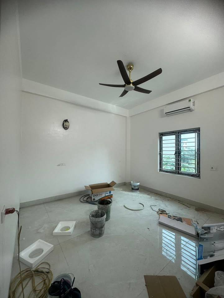 Nhà 4 tầng tại Vân Dương, Bắc Ninh - 8 phòng ngủ, thang máy, chỉ 35 triệu/tháng!