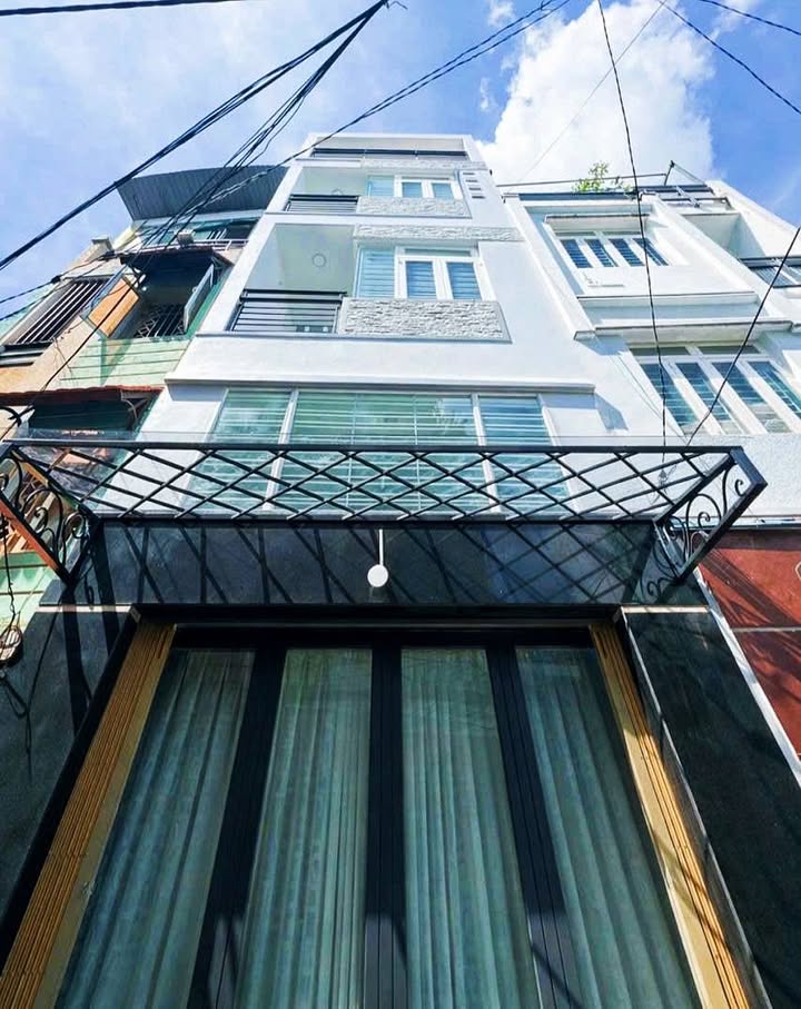 Nhà phố Tân Phú 37m² giá 5.99 tỷ - Thiết kế hiện đại, tiện nghi!