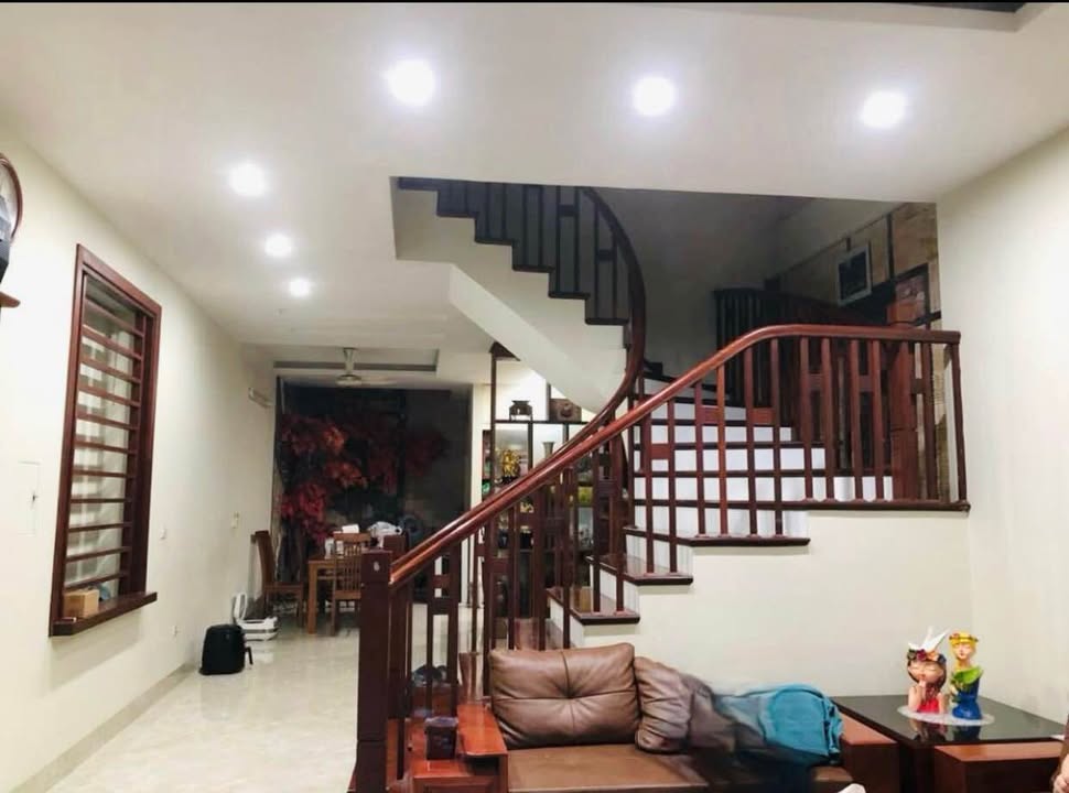 Nhà đẹp Ngô Gia Tự 110m² giá thỏa thuận - Đường ô tô thuận tiện