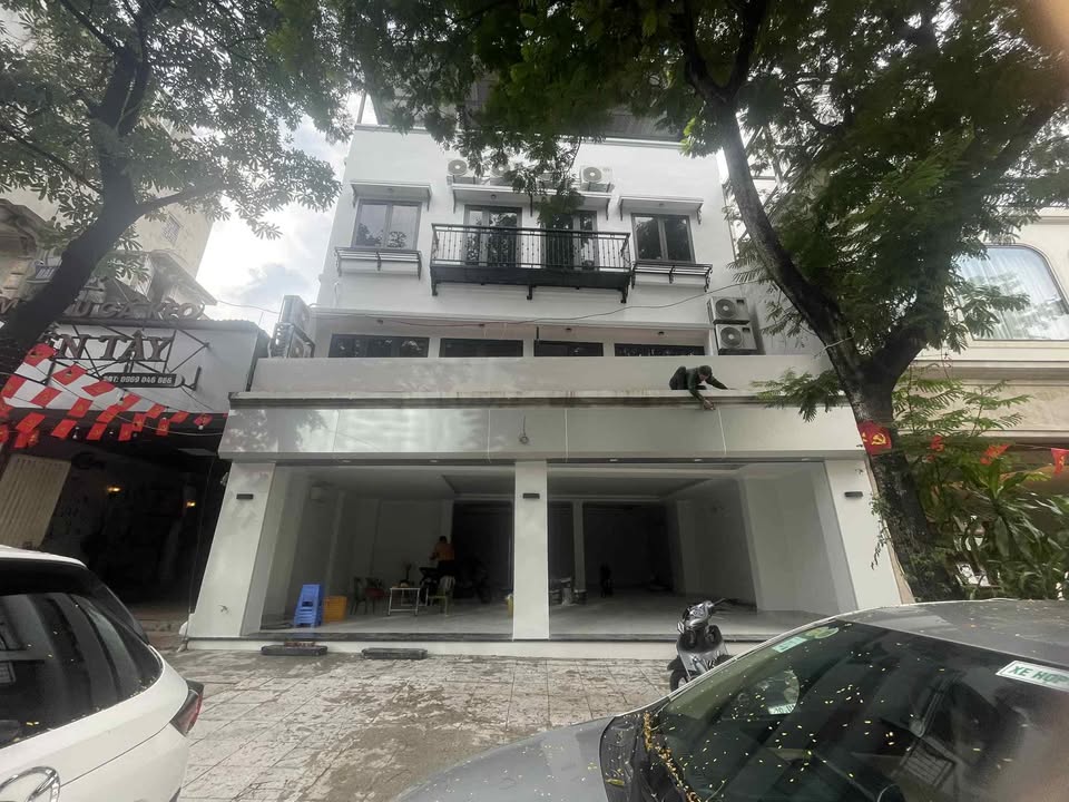 Sang nhượng quán tại Đại Cồ Việt 40m² giá 180 triệu - Cơ hội đầu tư hấp dẫn!