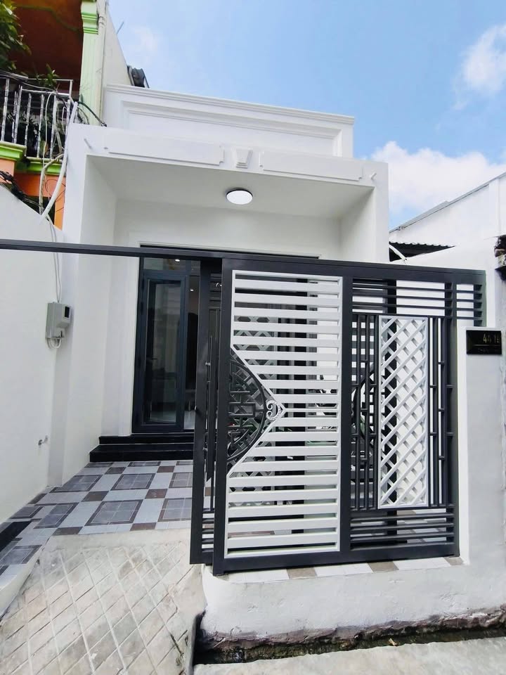 Nhà mới bán hẻm Thành Thái, Rạch Giá 105m² giá 1.55 tỷ - Hướng Đông Bắc, thuận tiện mọi bề!