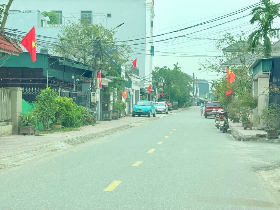 Đất mặt đường Đông Lộ, Thạch Hà 135m² giá 2 tỷ - Vị trí đắc địa cho đầu tư!