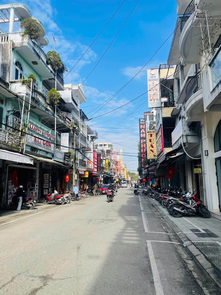 Nhà mặt tiền Phan Đăng Lưu, TP Huế 116m² giá 13 tỷ - Vị trí kinh doanh đắc địa!