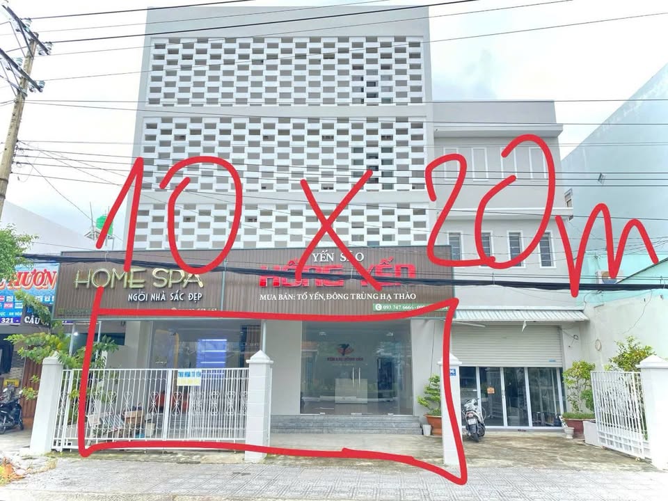 Cho thuê/bán nhà mặt tiền đường Nguyễn Trung Trực, Rạch Giá 200m² - Giá tốt, thương lượng!