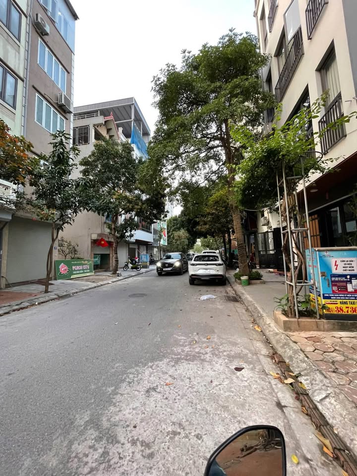 Đất tái định cư Giang Biên 40m² giá 13.3 tỷ - Đường lớn ô tô vào tận nơi!