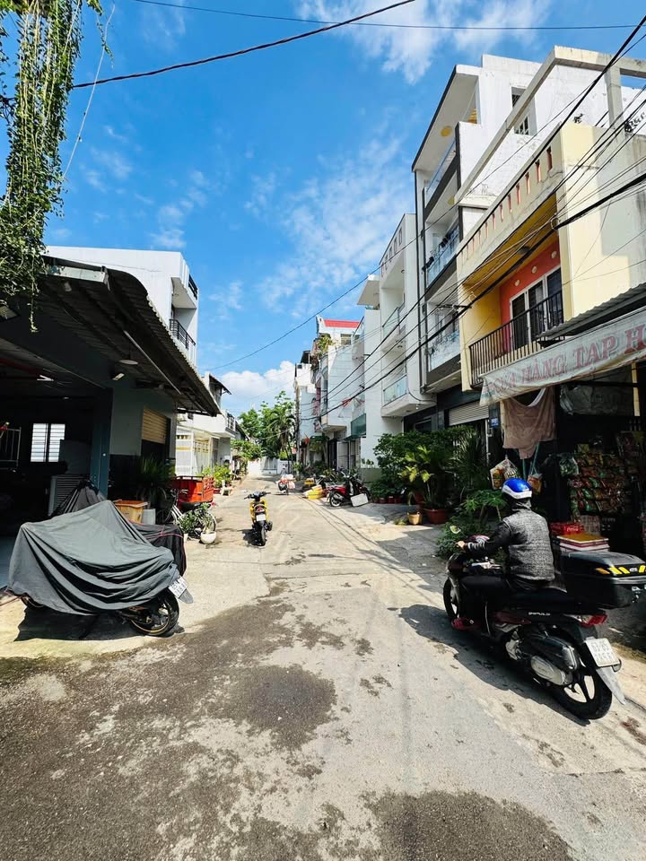 Nhà hẻm xe tải 8m đường Tô Hiệu, Quận Tân Phú 62m² chỉ 8.4 tỷ - Sổ hồng riêng