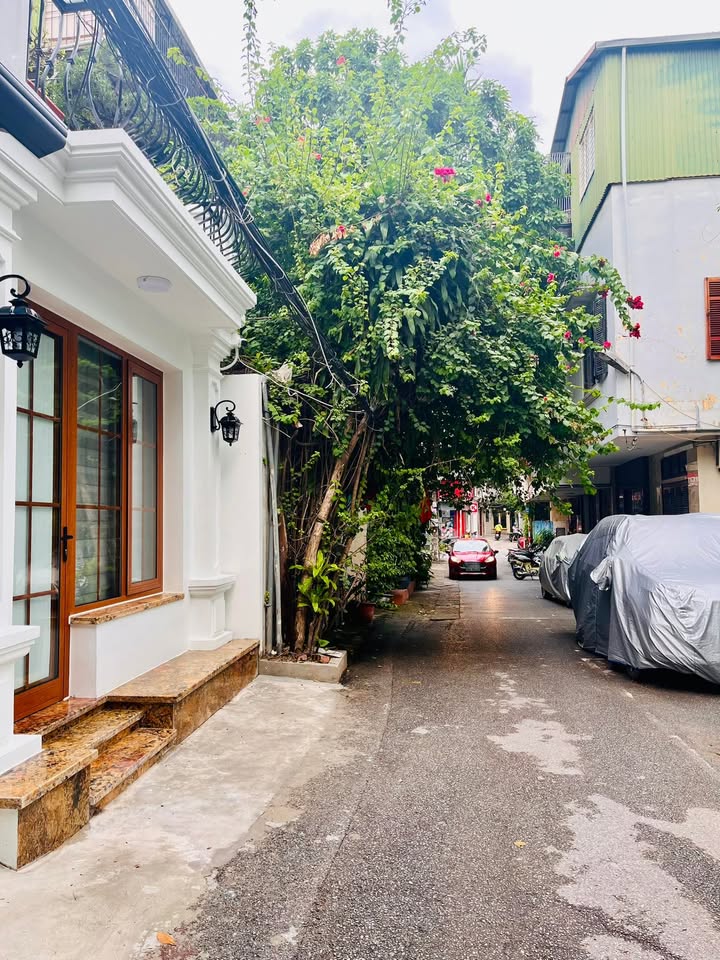 Căn hộ tập thể Nguyễn Chí Thanh - Huỳnh Thúc Kháng 70m² giá 5.5 tỷ - Không gian thoáng đãng, sẵn ở ngay!