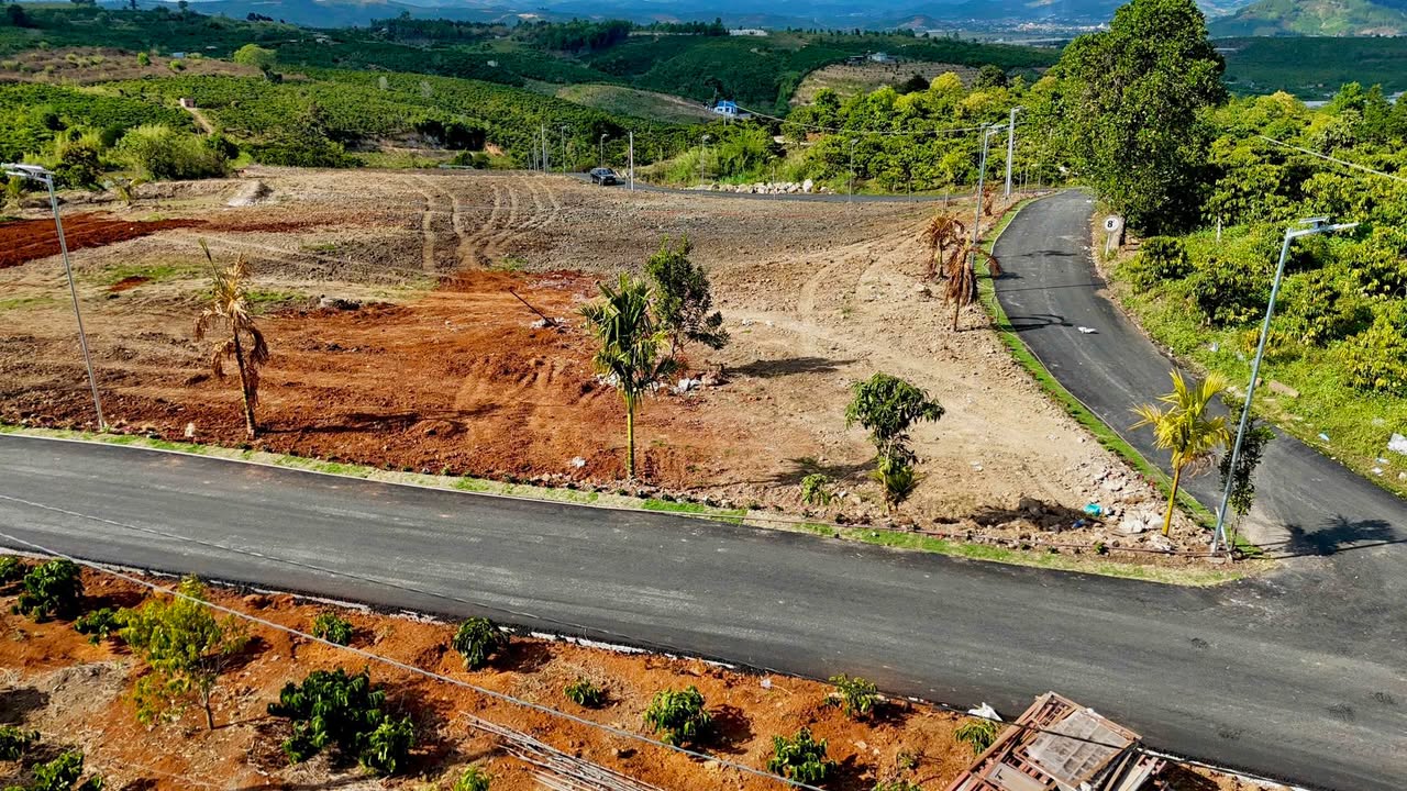 Đất nền xã Tân Hà, Lâm Hà 85m² giá chỉ 4.9 tỷ - Sổ hồng chính chủ sẵn sàng!