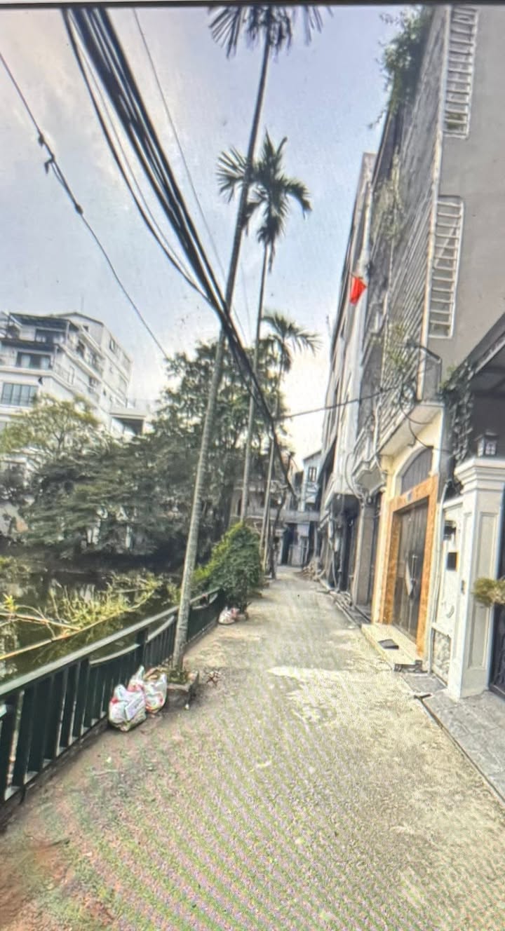 Nhà riêng Long Biên 101m² giá 35.5 tỷ - View hồ Bồ Đề sang trọng!