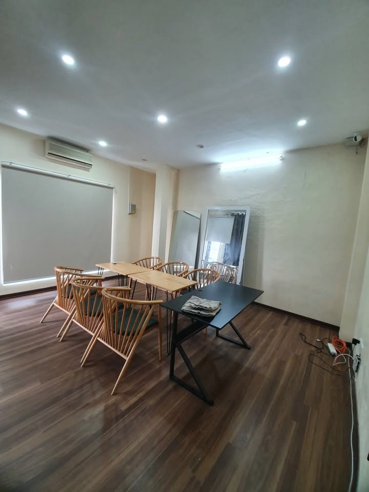 Văn phòng cho thuê tại Thái Hà, Đống Đa 30m² giá chỉ 4.5 triệu - Khu vực đông dân cư!