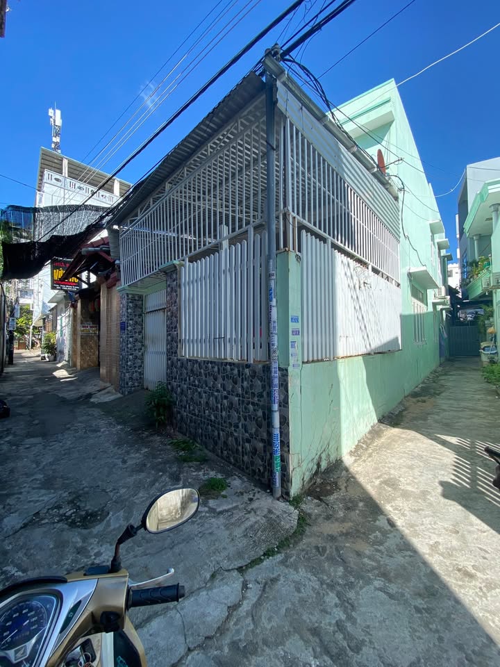 Đất nền Nha Trang 100m² giá 5.1 tỷ - Nhà 2 tầng thiết kế đẹp, sẵn sàng cho thuê!