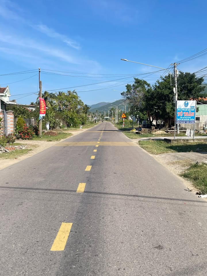 Đất mặt tiền ĐT633, xã Cát Tài, 210m² giá chỉ 900 triệu - Cơ hội đầu tư tuyệt vời!