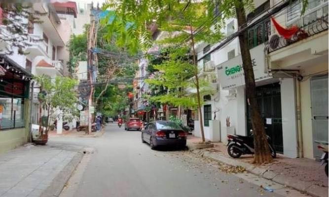 Nhà riêng Hoàng Hoa Thám 78m² giá 33.5 tỷ - Ô tô tránh nhau, sổ đỏ chính chủ!