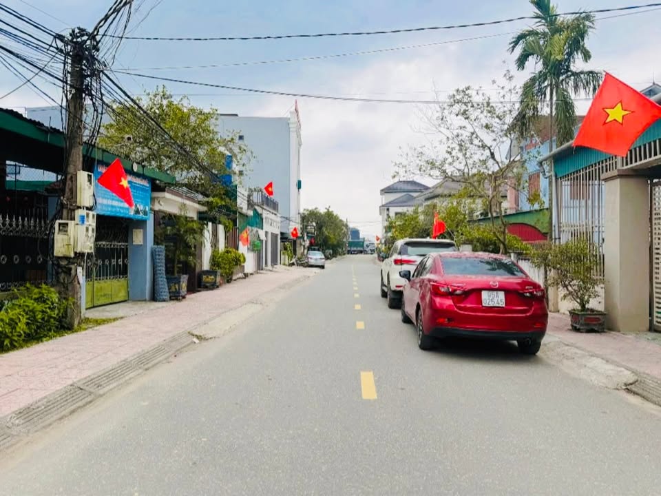 Lô đất mặt đường Đông Lộ Bắc Thạch Đài 137m² giá 2 tỷ - Đối diện bến xe mới!