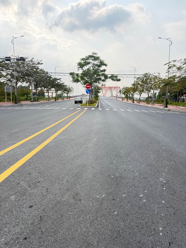 Nhà góc 2 mặt tiền Võ Văn Kiệt, Vĩnh Long 116m² giá 11 tỷ - Kinh doanh đỉnh cao!