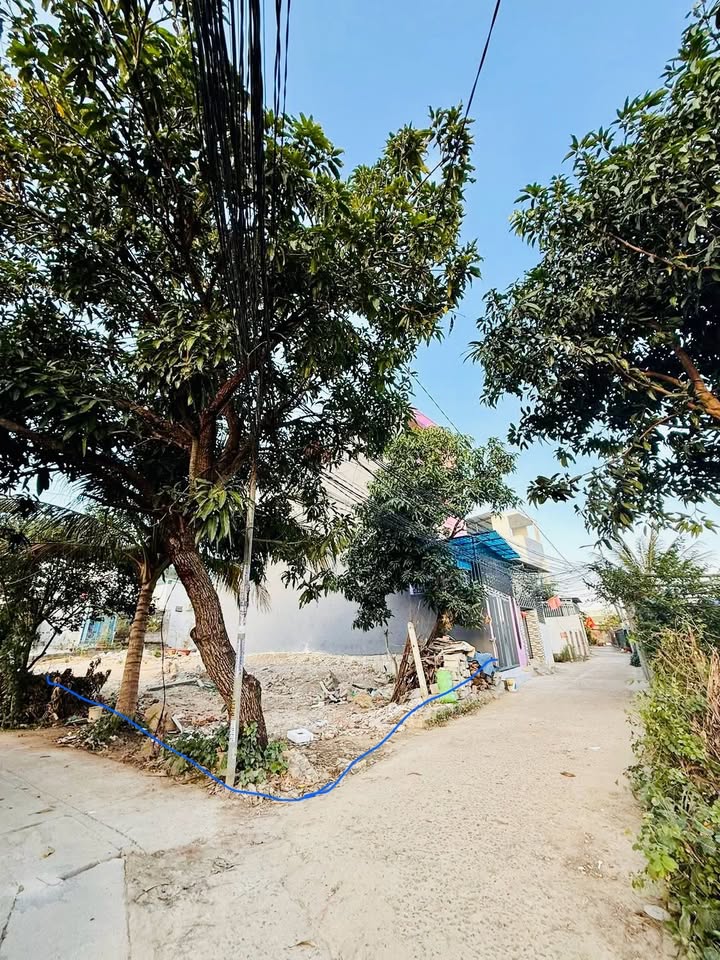 Đất nền góc 2 mặt tiền tại phường Vĩnh Hòa, Nha Trang 88,4m² - Giá chỉ 1 tỷ, rất thuận tiện!