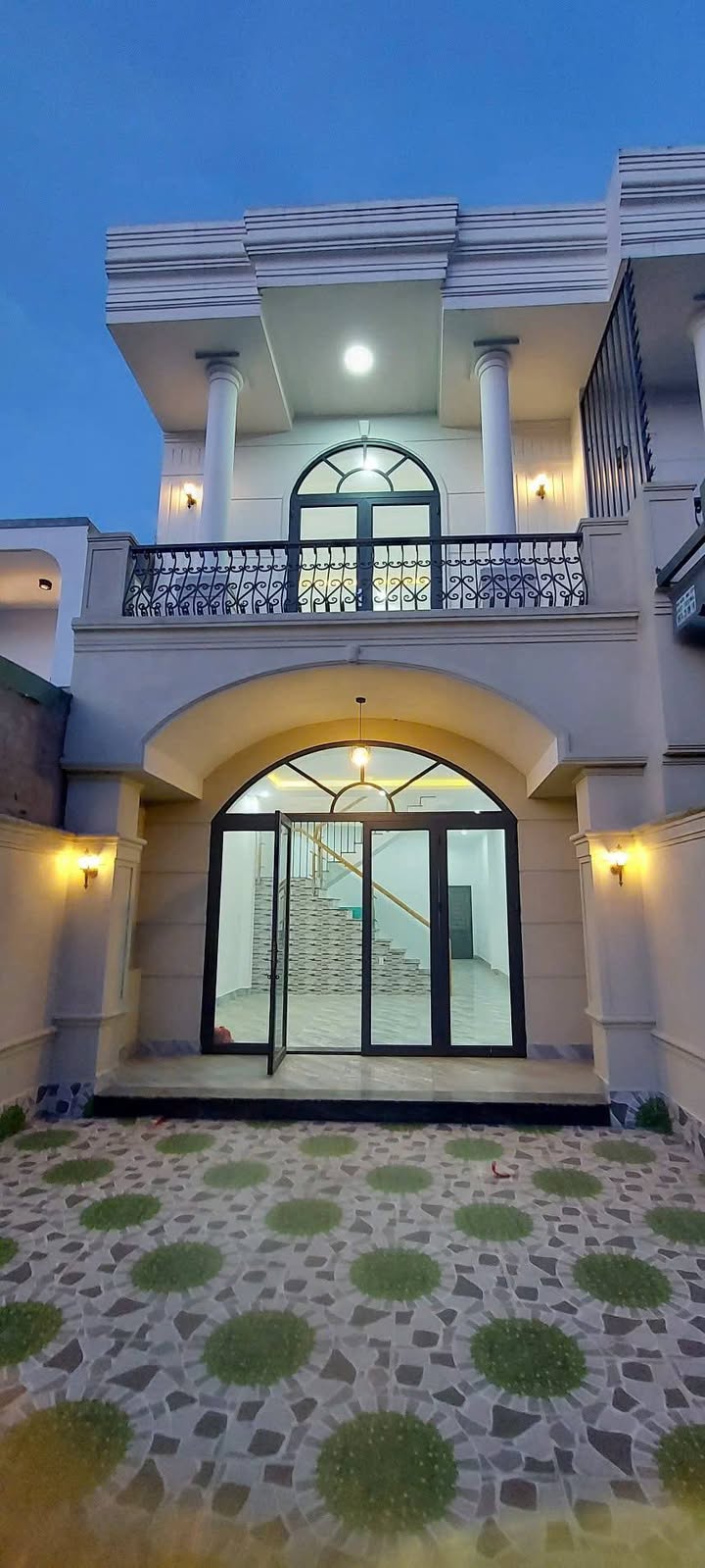 Nhà Tân Cổ Điển 92m² Huyện Củ Chi giá 2 tỷ - Sẵn sàng vào ở ngay!