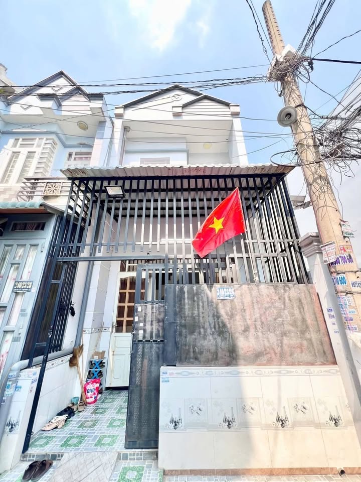 Nhà đẹp 240 Hẻm 240 HT13, P. Hiệp Thành, Q.12 56m² giá 4.19 tỷ - Sẵn sàng vào ở ngay!