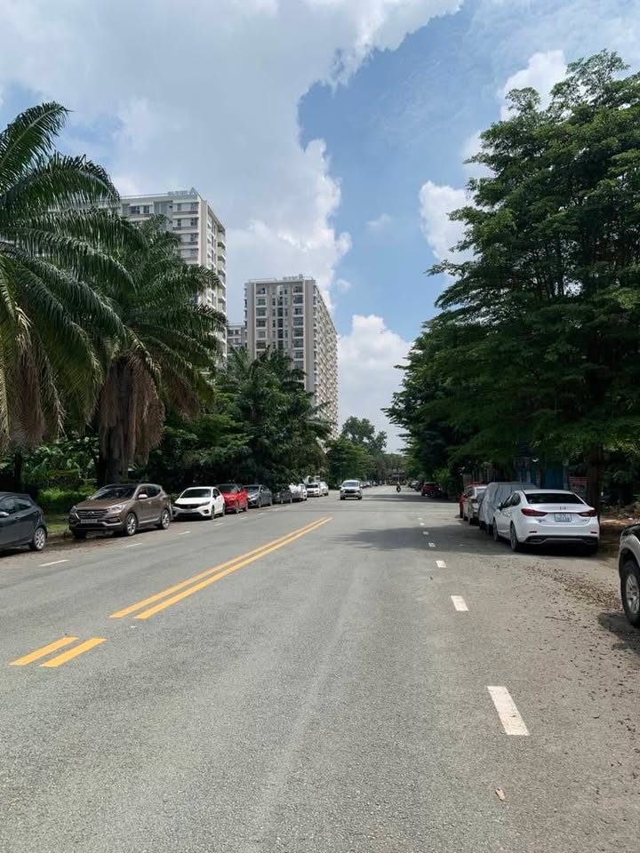 Nhà phố KDC Nam Long Quận 9 240m² giá 25 tỷ - Cơ hội đầu tư không thể bỏ qua!