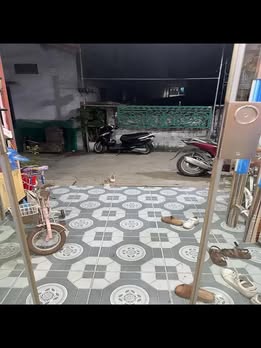 Nhà 2,5 tầng phố Đàm Lộc, 80m² chỉ 2,2 tỷ - Cơ hội vàng cho gia đình!