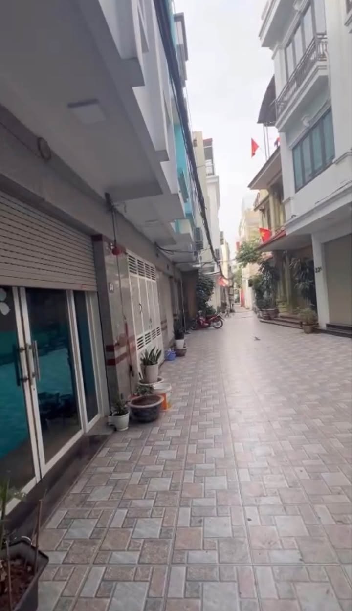 Nhà kinh doanh 3 tầng Đường Trung Hành, Quận Hải An, 40m² giá 2.3 tỷ - Cơ hội đầu tư hấp dẫn!