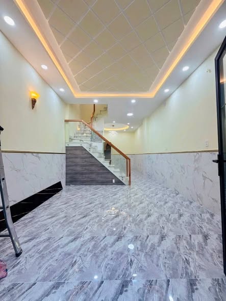 Nhà mặt tiền đường Số, Quận 4, 40m² giá 12.4 tỷ - Kinh doanh sầm uất!