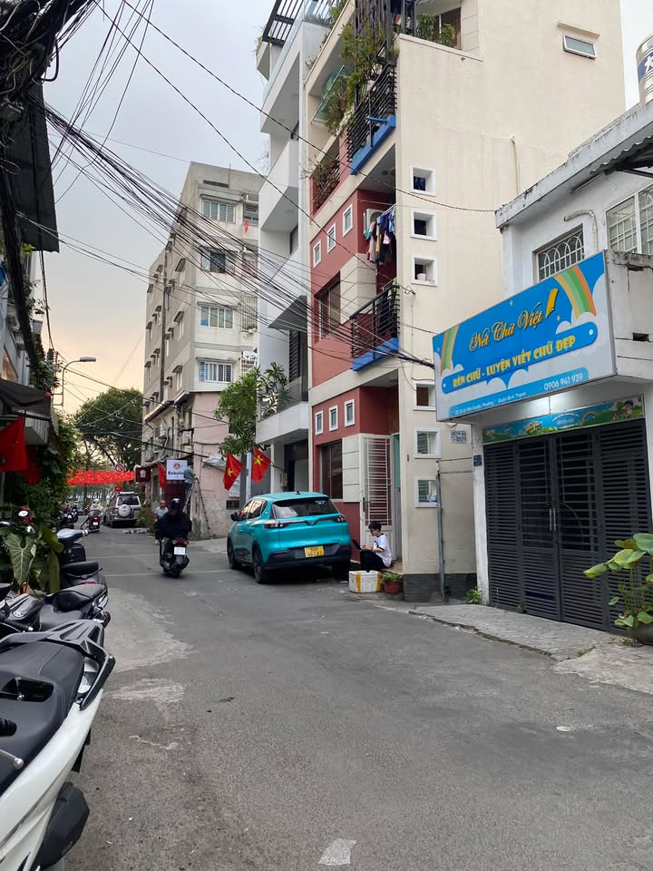 Nhà phố Bình Thạnh 34m² giá 6 tỷ - Gần Quận 1, sẵn sàng vào ở!