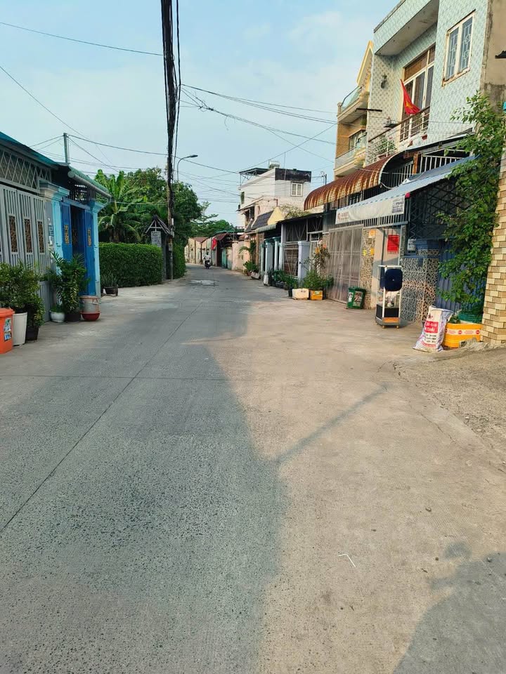 Nhà riêng Xuân Thới Đông Hóc Môn 108m² giá 5.6 tỷ - Vị trí thuận lợi, sẵn sàng ở ngay!