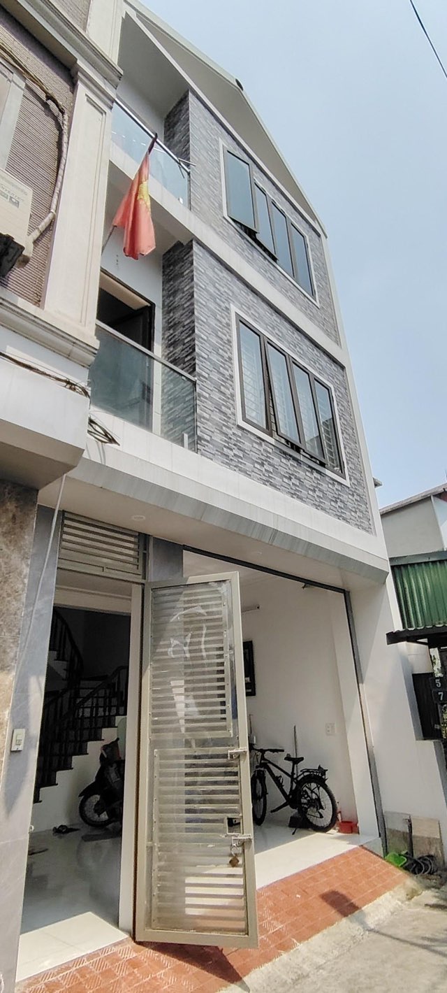 Nhà 5 tầng Ngọc Thụy 35m² giá 6.59 tỷ - Full nội thất, sẵn sàng vào ở!
