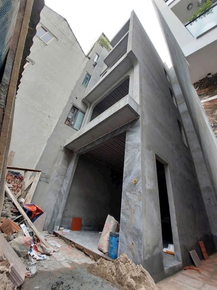 Nhà phố Hồng Tiến 32m² giá 8 tỷ - Thang máy, ô tô đỗ cổng