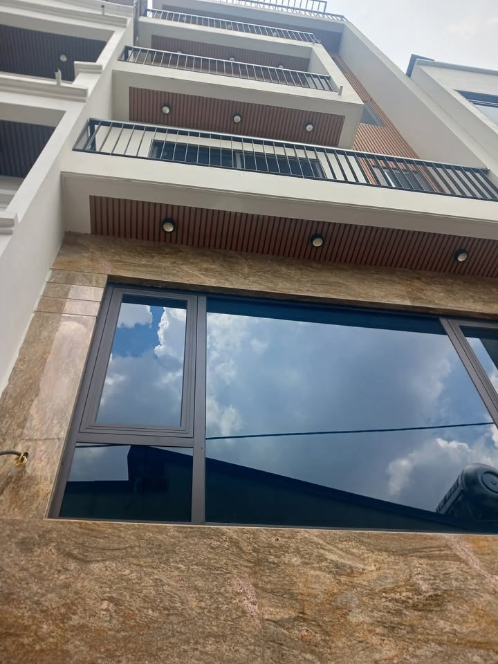 Nhà 6 tầng Ngọc Thụy, Long Biên 48m² giá 12 tỷ - Thang máy ô tô vào nhà!