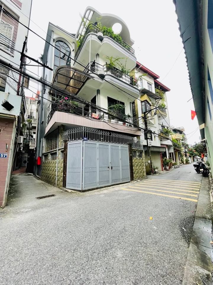 Nhà lô góc phố Nguyễn Sơn 80m² giá thỏa thuận - Vị trí đẹp, ô tô đỗ cửa