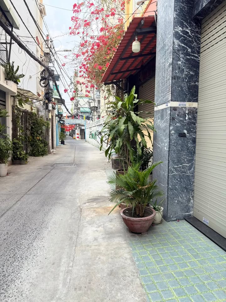 Nhà riêng Phú Nhuận 45m² giá 7.79 tỷ - Hẻm xe hơi, kinh doanh thuận lợi!