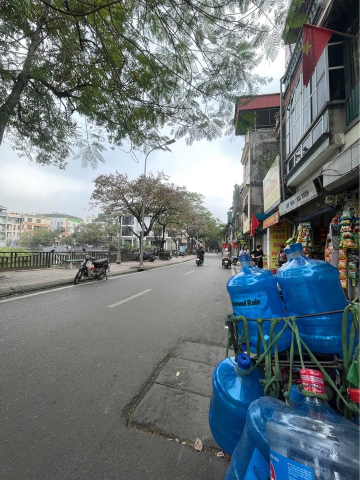 Nhà phố Long Biên 120m² giá 29 tỷ - Vị trí đắc địa sát phố cổ!