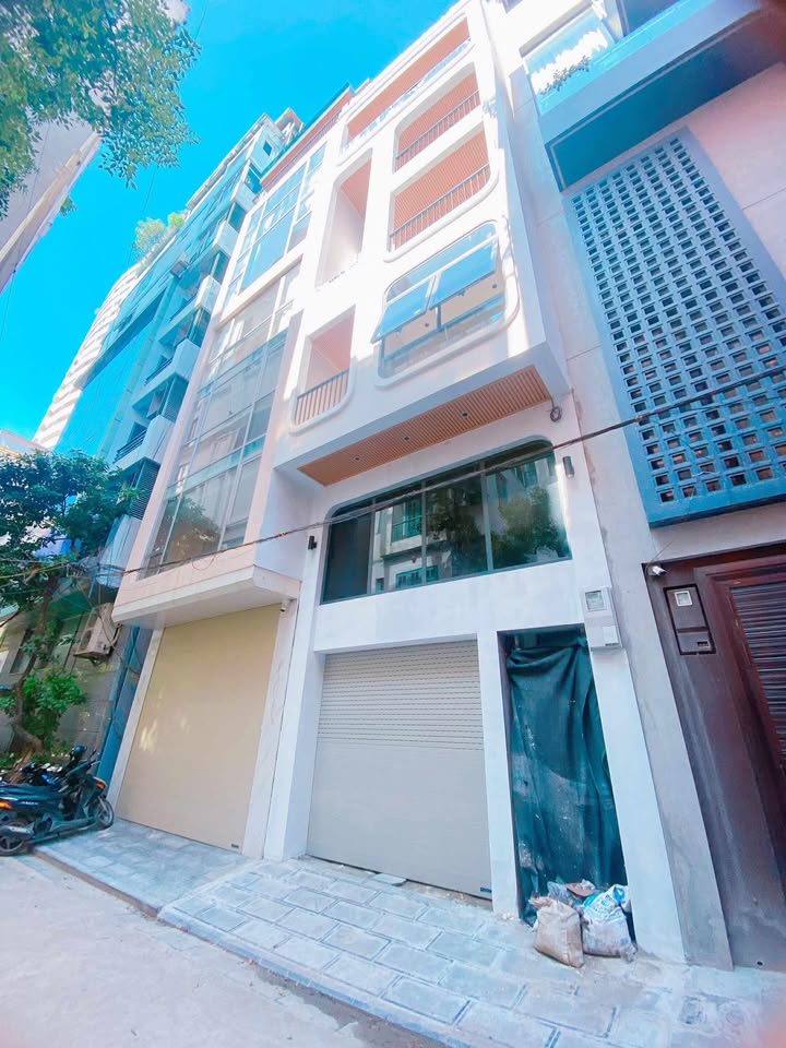 FrontHouse Đường Láng Hạ 60m² giá 35 tỷ - Nhà đẹp thang máy, sẵn sàng ở ngay!